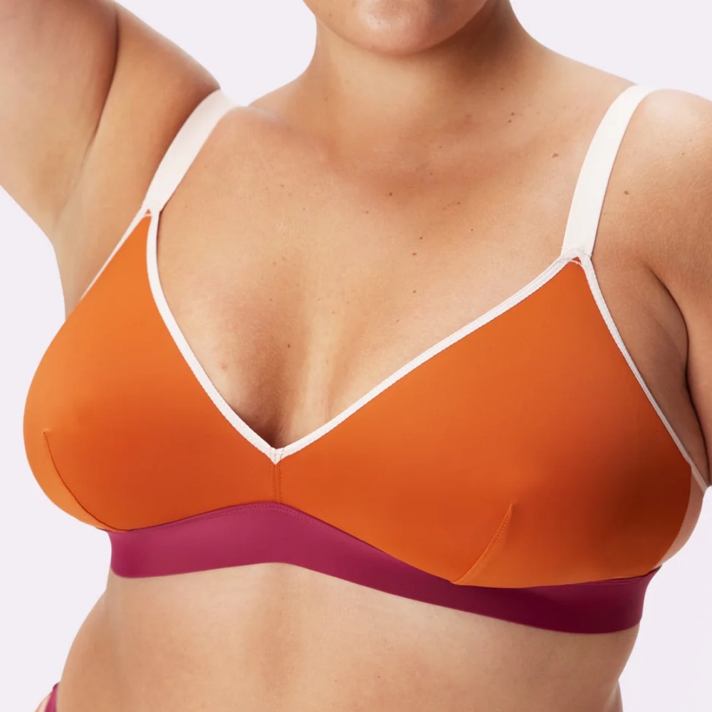 NWOT Parade Ultra-Soft Re:Play Triangle Bralette
